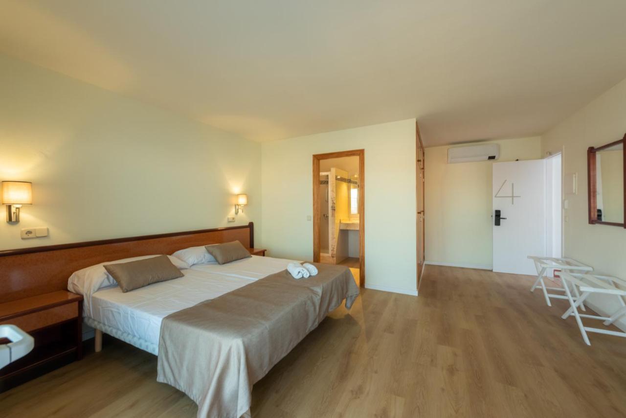 Iroco Hostal Cala D´Or Eksteriør billede